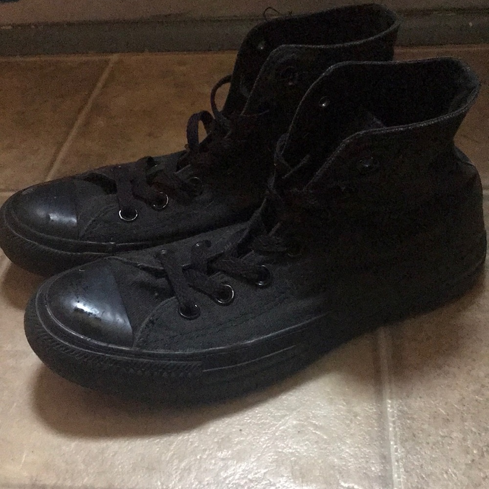 Black high top converse